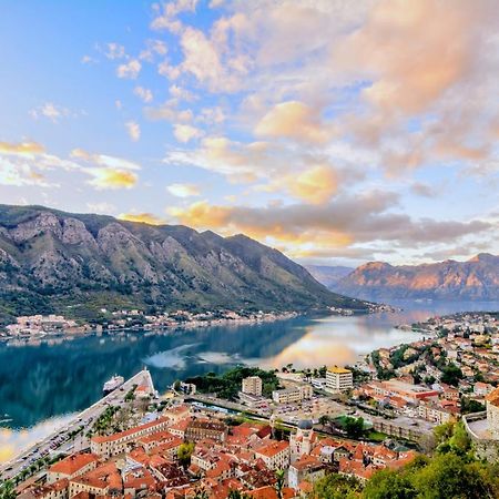 Old Town Homestel Kotor Exterior foto