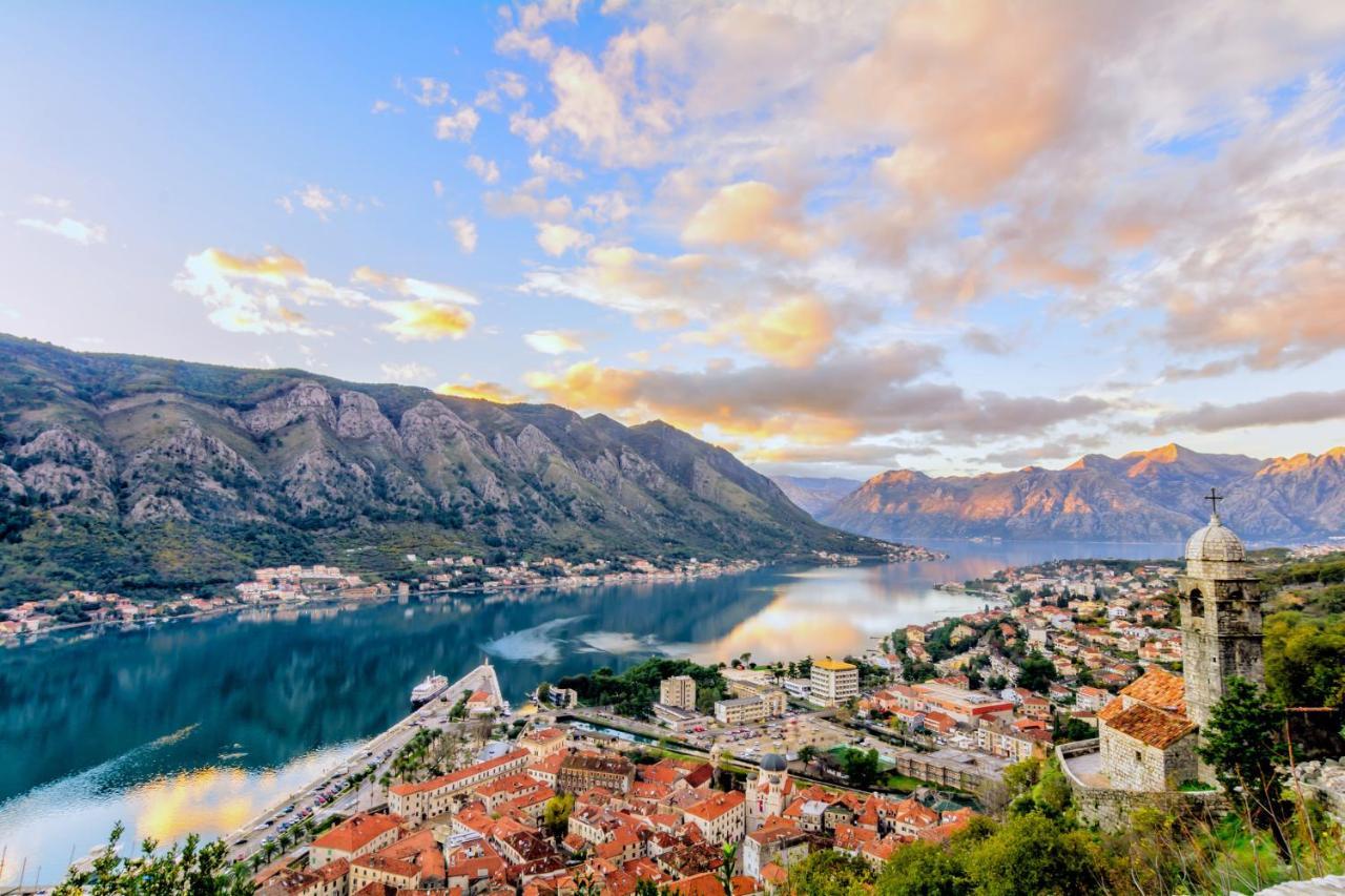 Old Town Homestel Kotor Exterior foto